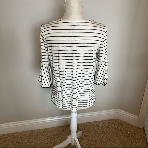 41 Hawthorn Bell Sleeve Top Size Medium - Picture 2 of 5